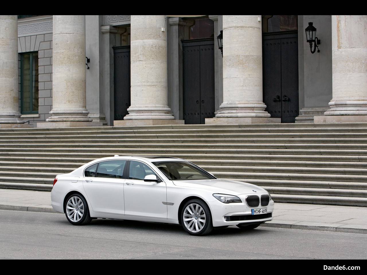 2010 BMW 760i and 760il