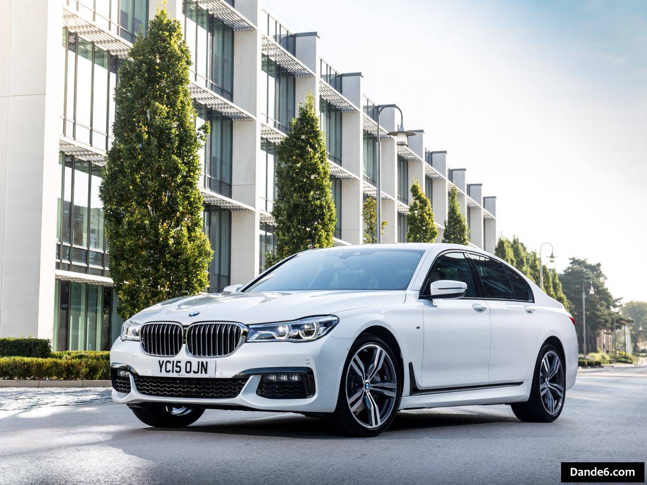 2016 BMW 7-Series (UK-Spec)