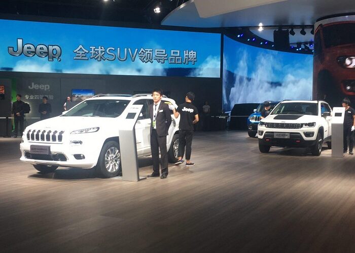 قدرت نمایی جیپ در نمایشگاه خودرو شانگهای