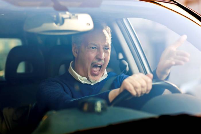 5 نکته مهم برای جلوگیری از درگیری و دعوا هنگام رانندگی