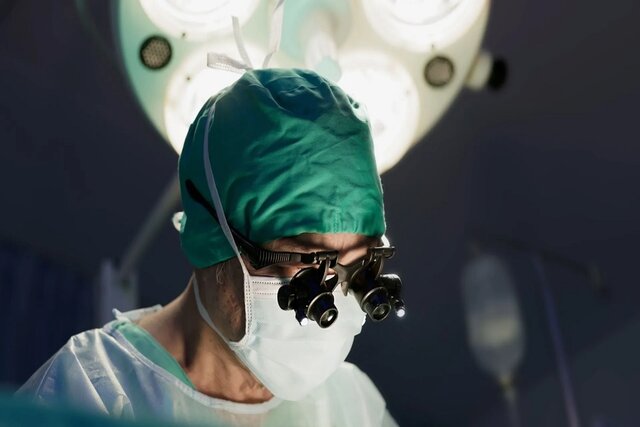 دستیار جراح هوش مصنوعی