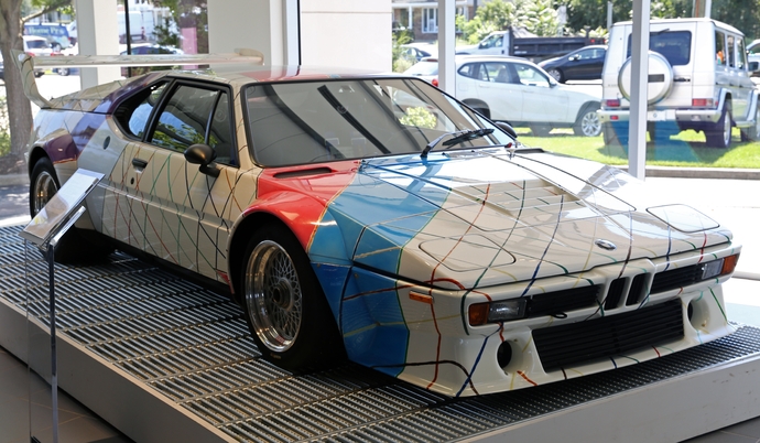 ادای احترام به فرانک استلا که یکی از زیباترین خودروهای هنری BMW را طراحی کرد